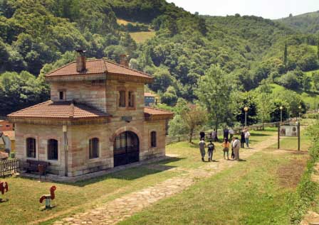 Aula del Ferrocarril de Loredo ( Mieres)