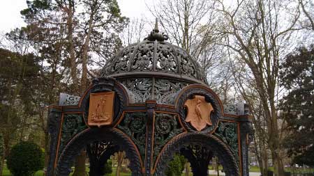 Fuente de 1890 fabricada en Escocia , sita en el Parque Isabel La Católica de Gijón (Asturias)