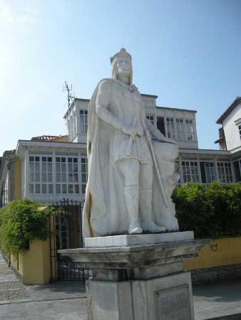 Estatua del rey Silo (774-783) en Pravia