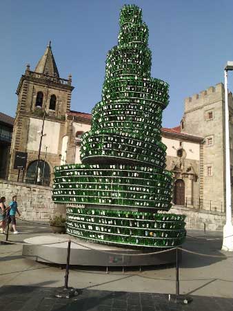 Monumento a la sidrs en El Muelle de Gijón (Asturias)