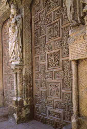 Pórtco catedral de León. La Vírgen Blanca