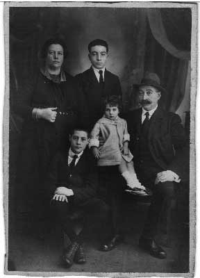 1.922 familia Fdez-Pello Montes de El Bravo (Mieres)